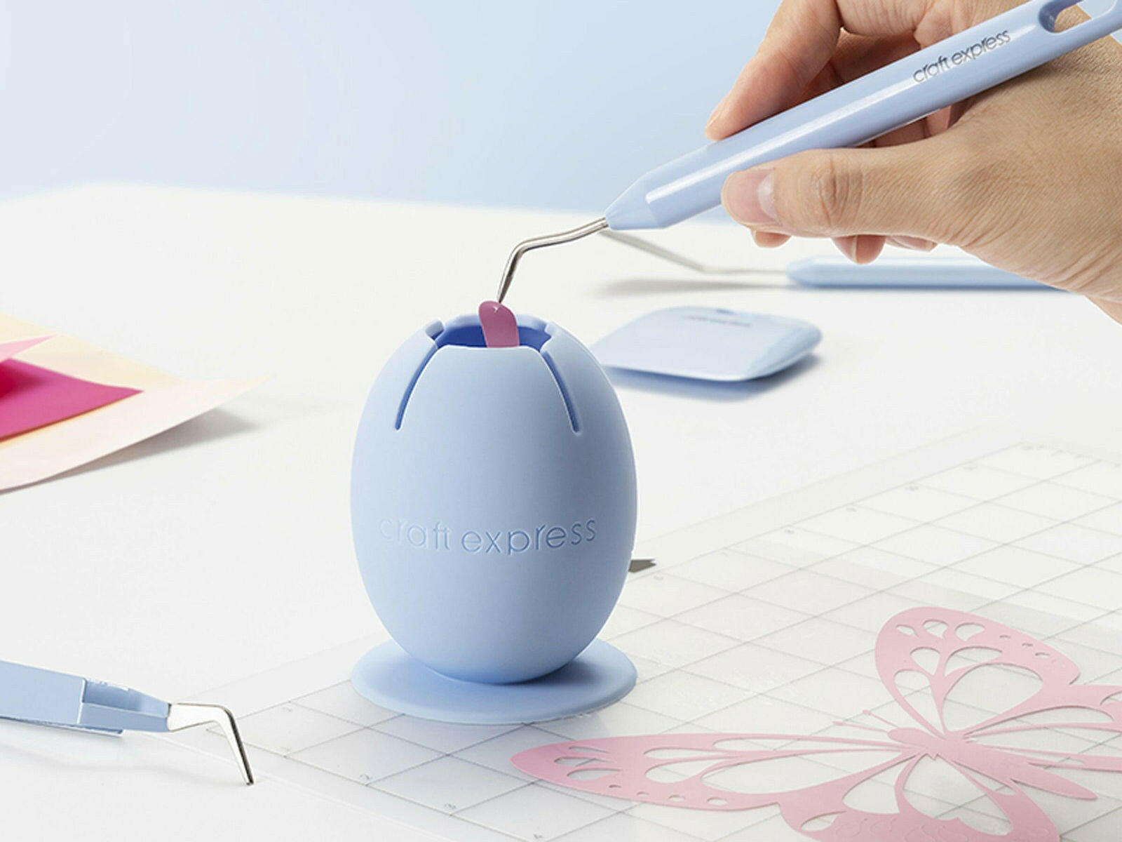Craft Express Vinyl Weeding Scrap Collector – Silicone Suction Holder.